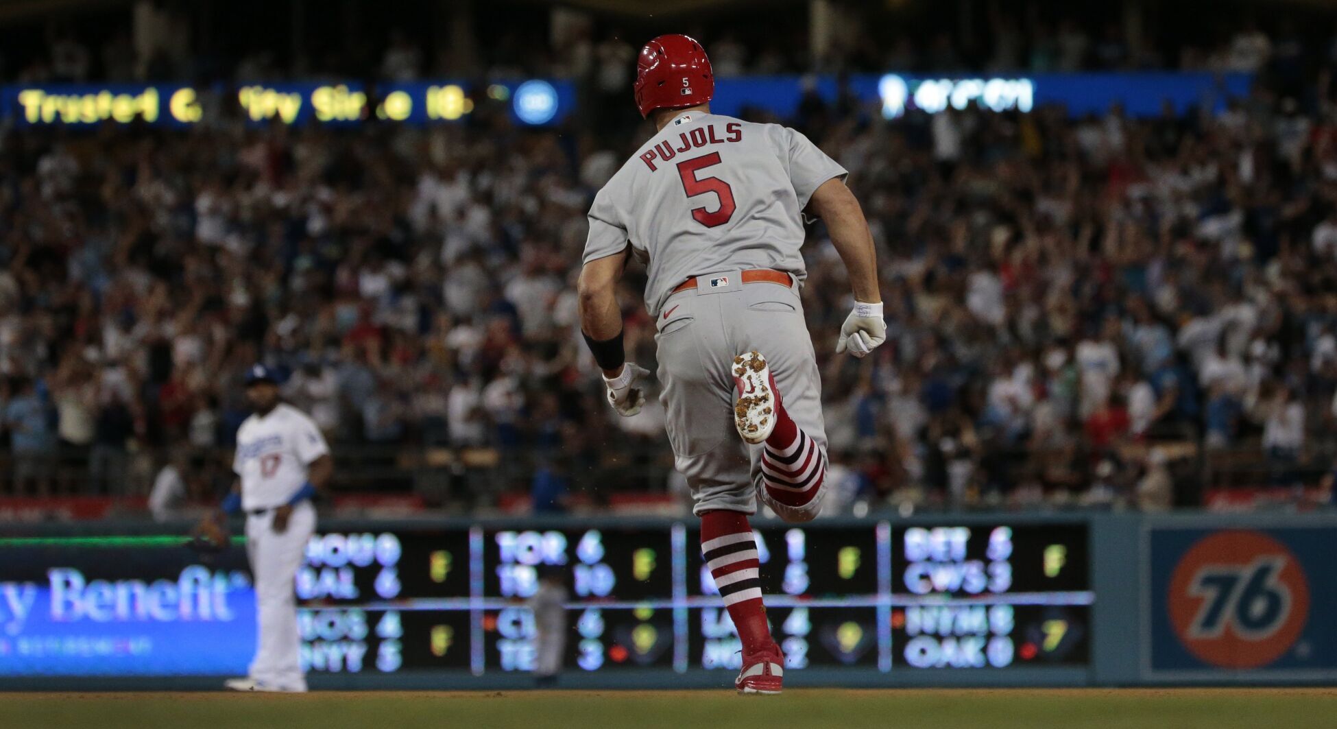 Pujols hits 700